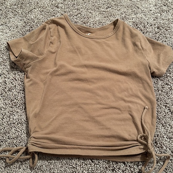 Hollister crop t shirts size small - Picture 4 of 5